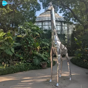 Steel Outdoor Garden Art Modern Large Scale Polished Stainless Steel Giraffe Sculpture